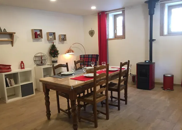 La Lauze Village House In Claree Valley 4P